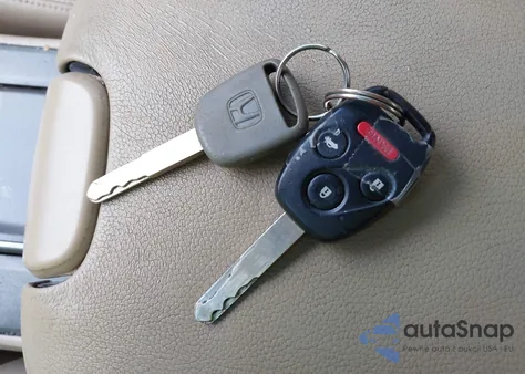 2011 Honda Accord 2.4 Ex-L from USA, damaged, VIN 1HGCP2F80BA007563